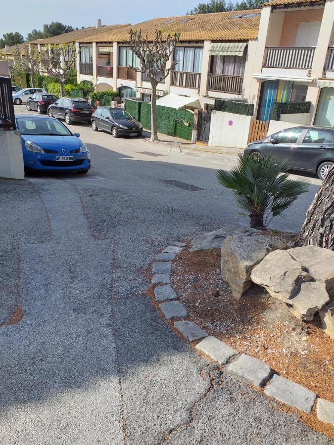 Joli studio res au calme en rez de jardin à Bandol. Exterior foto